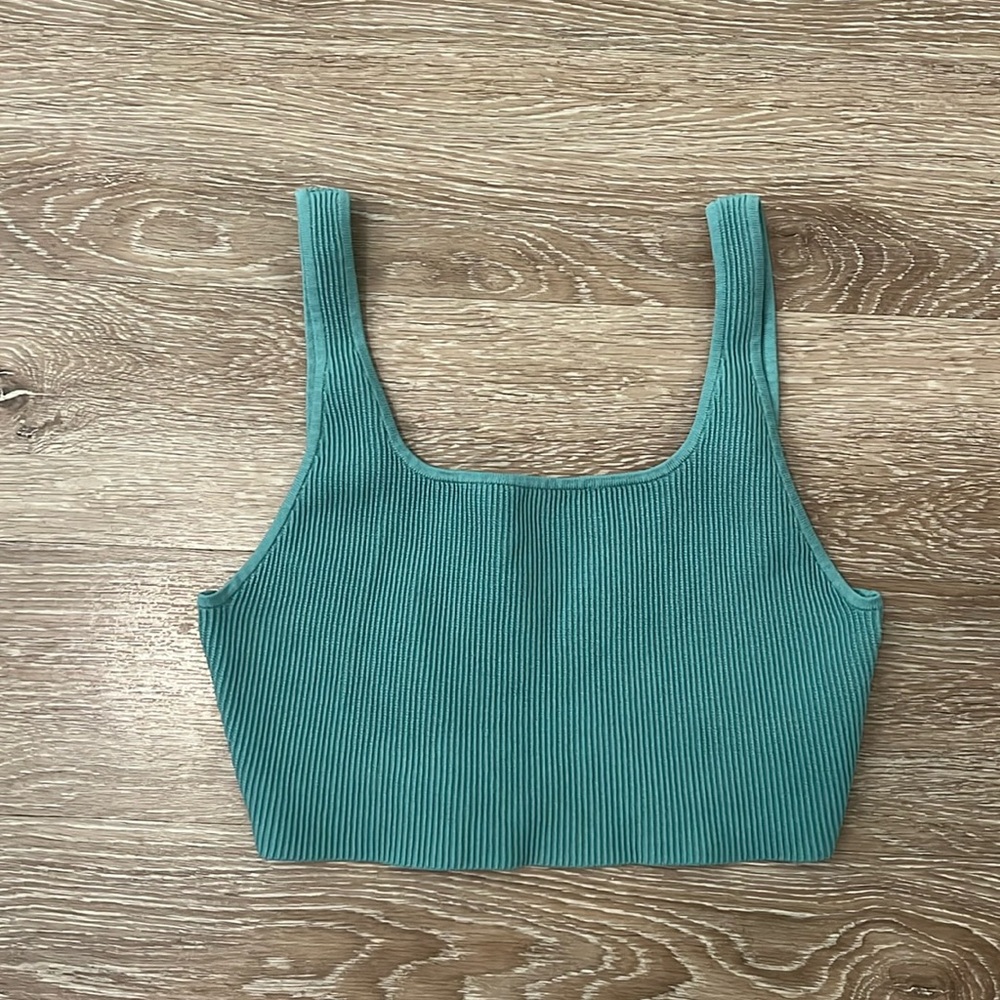 Babaton - Aritzia - Sculpt Knit Squareneck Tank Crop Top